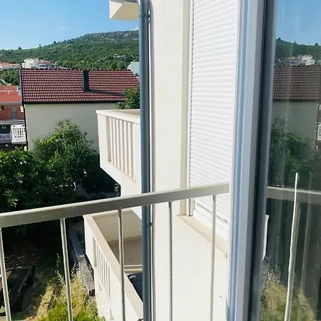 Modern House For Rent * Neum